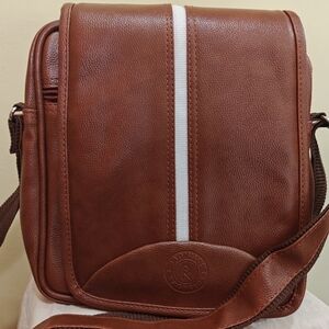 Elegant Brown Leather Messenger Bag